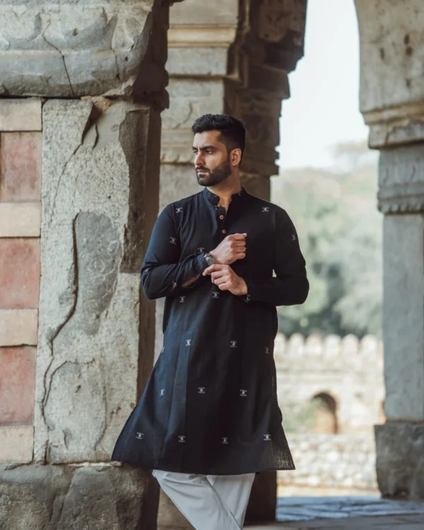 SARVA : Jamdani Black Knee-Length Kurta - Image 2