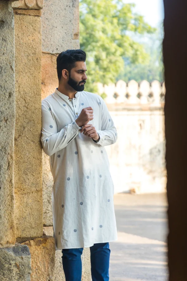 Shweth : Jamdani White Knee-Length Kurta - Image 6