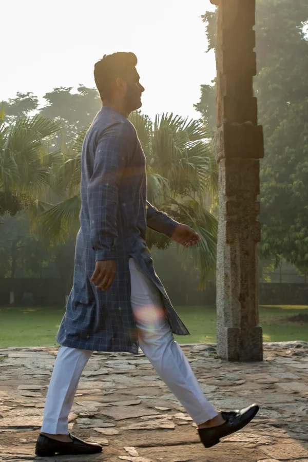 Dutha : Jamdani English Blue Knee-Length Kurta - Image 4