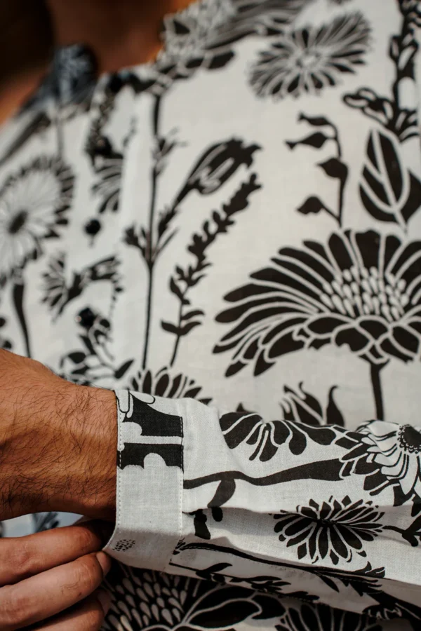 Gulshan : Screen Print Mulmul White Knee-Length Kurta Set - Image 5