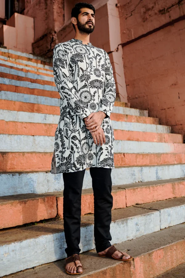 Gulshan : Screen Print Mulmul White Knee-Length Kurta Set - Image 6